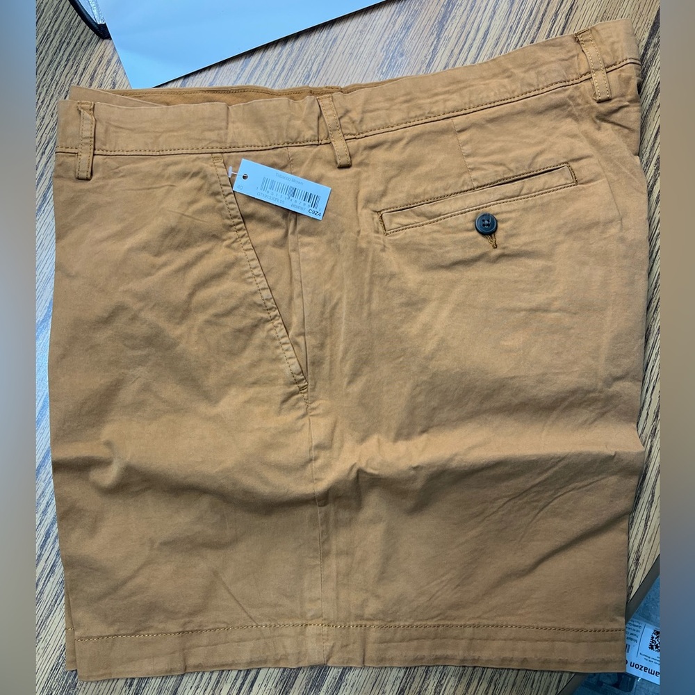 Amazon Essentials Men's Tan 5” Chino Shorts - Size 40